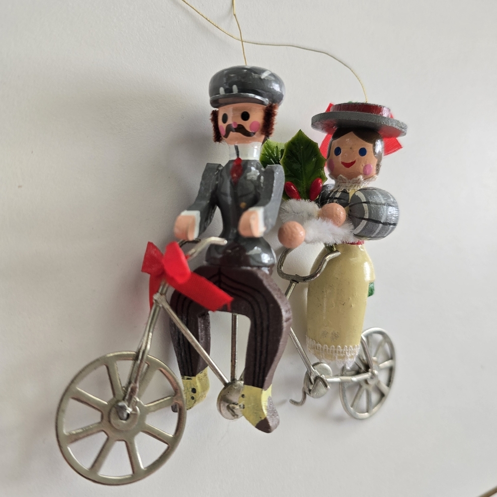 Vintage Kurt Adler Wooden Christmas Ornament Couple on Bicycle | Holiday Folk De - Picture 3 of 5